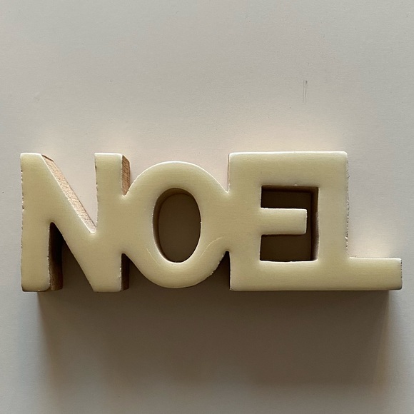 “Noel” Christmas Accent - Picture 11 of 12